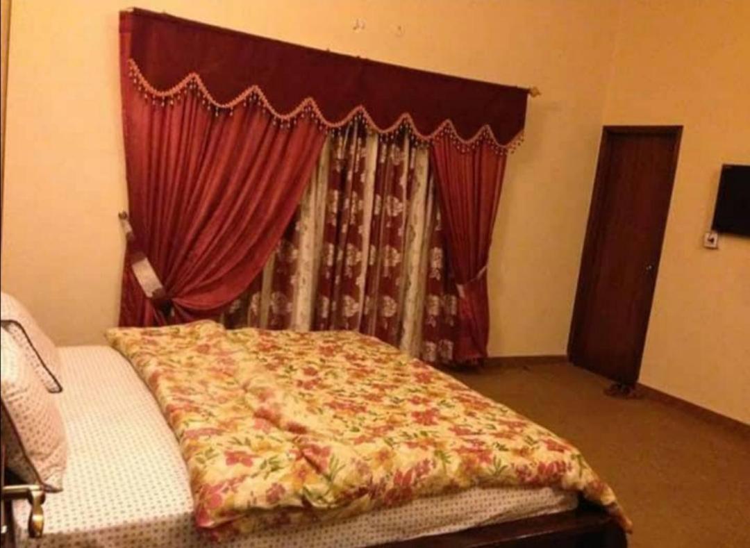 Magnum Hotel Lahore Bagian luar foto